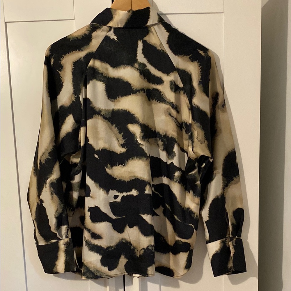 Animal Print Button-Up Shirt - Picture 3 of 4